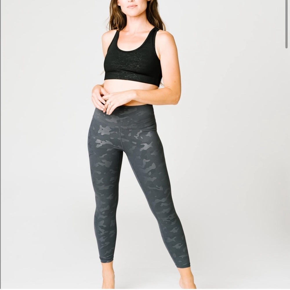 Zyia Active Gray Battleship Camo High Rise 7/8 Leggings